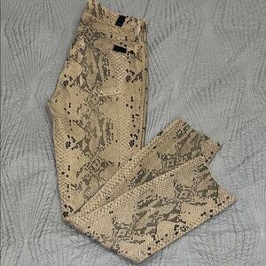7 For All Mankind Women’s ‘the skinny’ Snake Print Pants size 24